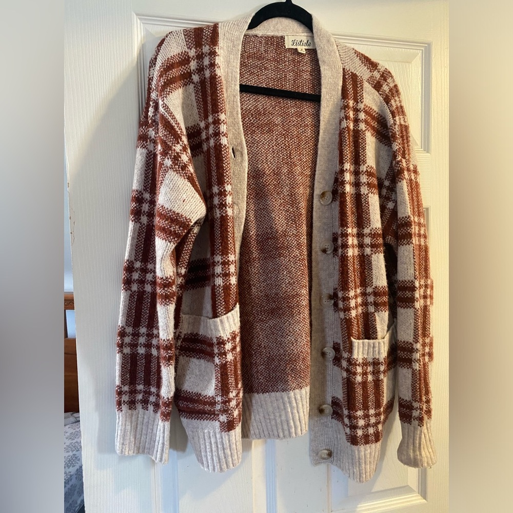 Listicle cardigan
